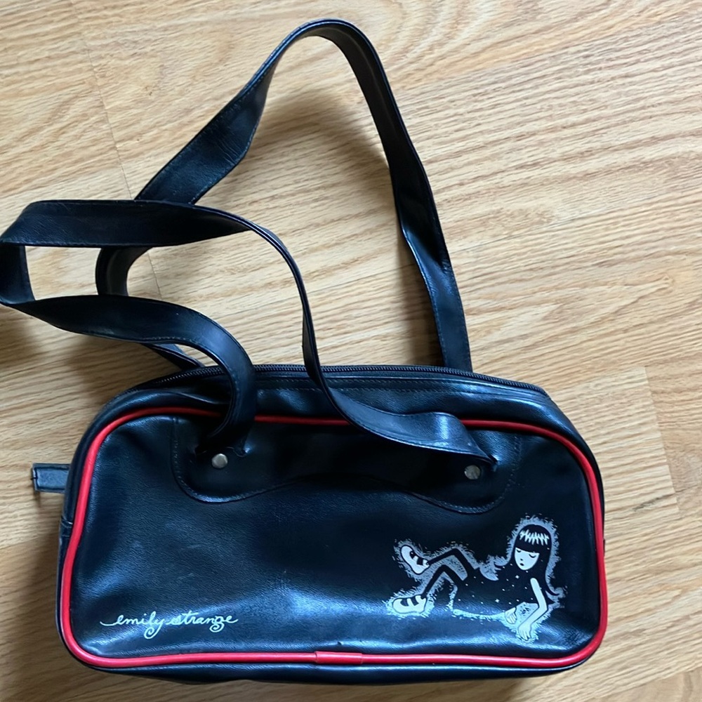 Red and Black Sporty Shoulder Bag with Sleek Design